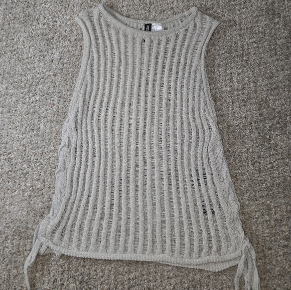 H&M Tops - Women's H&M Knit Top Size Small